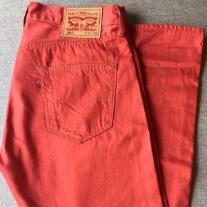 Red Levi’s 501 33W 33L